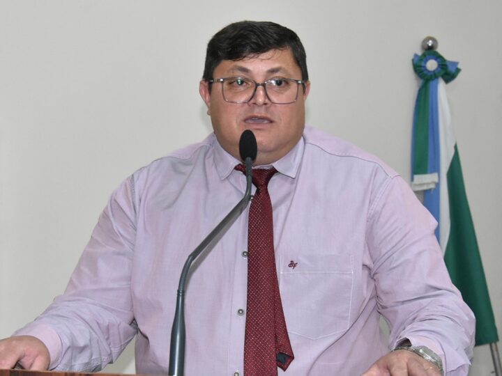 Carlito solicita ações de melhorias na rua Jose Josino de Souza