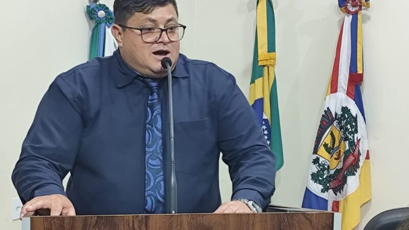 Professor Carlito, PT, solicita que lista de medicamentos da farmácia básica municipal seja divulgada no site da prefeitura.