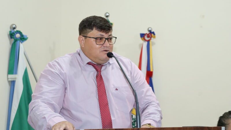 Vereador Carlito Eleutério, PT, solicita criação de uma central de atendimentos aos motoristas da saúde.