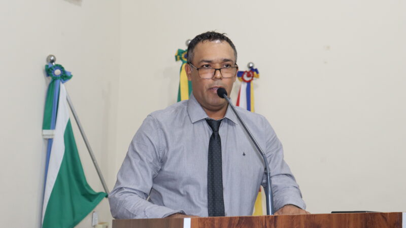 Vereador José Roberto, do PSD, solicita cascalhamento de ruas não pavimentadas da Vila Industrial.