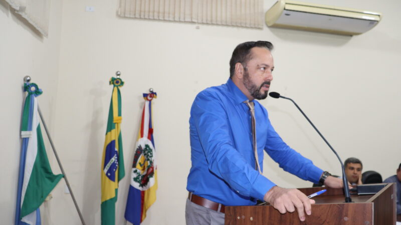 Vereador Mauro Cezar de Oliveira, do PSD, solicita pavimentação asfáltica e drenagem na travessa da rua Cervo.