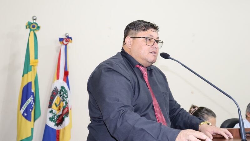 Vereador Carlito Eleutério dos Santos, do PT, conquista emenda de quinhentos mil reais.