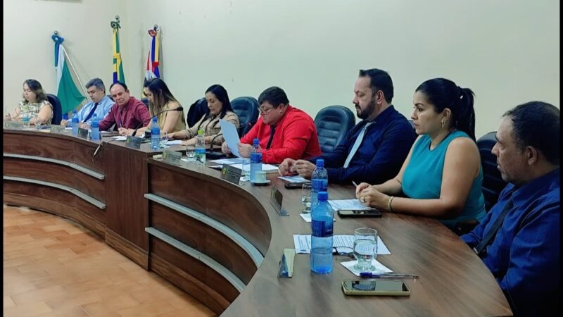Vereadores da câmara de Glória de Dourados aprovam moção de congratulação à família do ex-prefeito e ex-deputado Claudinei da Silva.