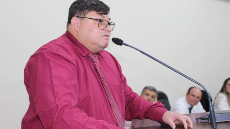 Vereador Carlito Eleutério dos Santos, PT, solicita que o prefeito municipal estude a viabilidade de prolongar a passarela que está sendo construída até a santa Nossa Senhora Aparecida, se estenda até a quinta linha.
