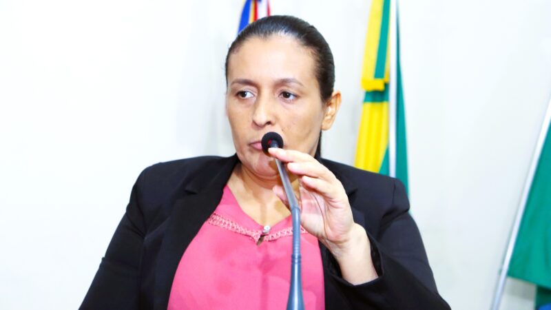 Vereadora Lucinéia Marinho de Oliveira Nogueira, PSD, solicita câmeras de videomonitoramento nas principais vias de entrada e saída de Glória de Dourados.