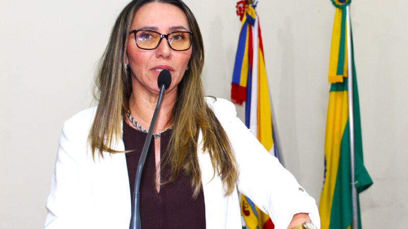 Vereadora Eliane Monteiro de Brito, MDB, requer ao poder executivo municipal que as secretarias disponibilizem o cronograma de ações até o mês de dezembro.