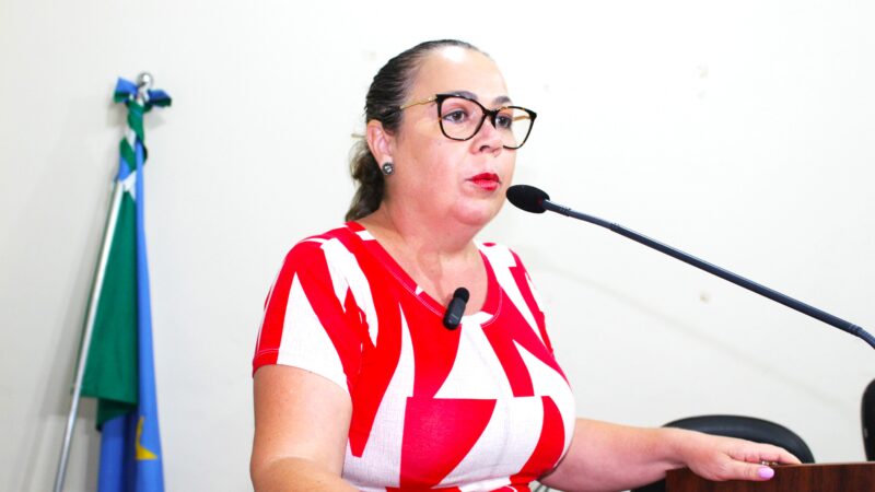 Vereadora Claudia Regina Marangoni Bom, PP, solicita da Agência Reguladora cobre das empresas VIVO, OI, TIM e CLARO, no sentido de proporcionar a melhoria dos serviços ofertados por elas no Distrito de Guaçulândia.