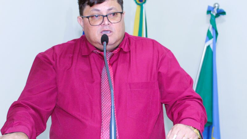 Vereador Carlito Eleutério dos Santos, PT, requer informações detalhadas sobre o estágio atual do processo de implantação da referida creche na Vila Industrial.