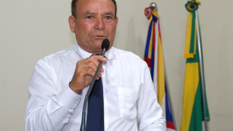 Vereador Carmo Felismino solicita sinalização vertical na Rua Cervo.