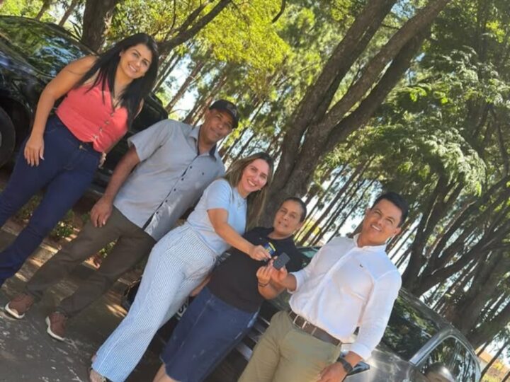 Câmara de Glória de Dourados adquire veículo novo para reforçar serviços administrativos.