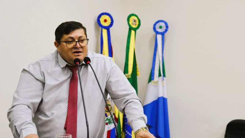 🐾 Vereador propõe contratação de médico veterinário para reforçar saúde animal e pública em Glória de Dourados.