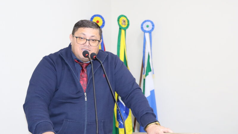 Vereador Carlito Eleutério solicita contratação de coreógrafo para a Banda Marcial José de Azevedo.