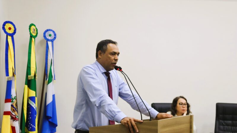 Vereador Beto solicita limpeza urgente e corte de grama no Loteamento Altivo Bortoluzzi.