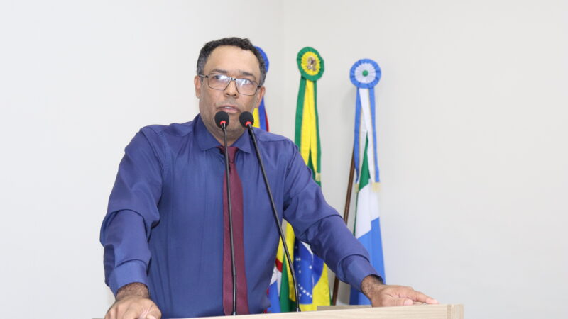 Vereador José Roberto das Neves solicita manutenção urgente para a Praça Castelo Branco.