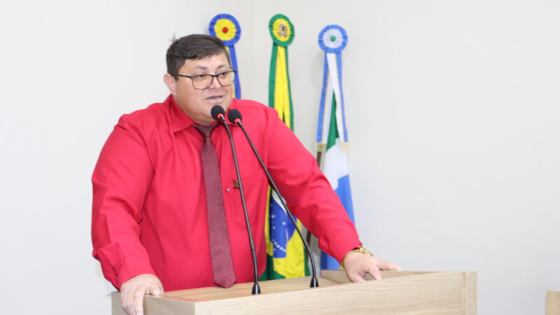 Vereador Carlito Eleutério solicita melhorias em ruas de Glória de Dourados.