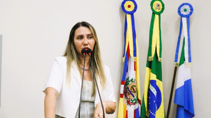 Vereadora Eliane Monteiro solicita construção de banheiros públicos no Distrito de Novo Pinheiro.
